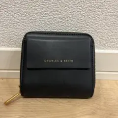 CHARLES & KEITH 二つ折り財布 ブラック