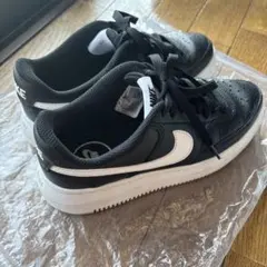 Nike ブラック スニーカー