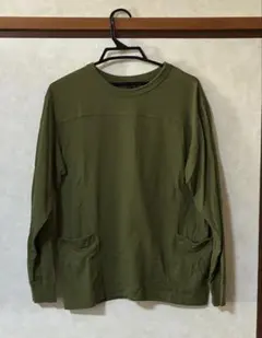 オリーブグリーン 長袖カットソー ポケット付き