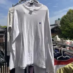 Champion ホワイト 長袖Tシャツ