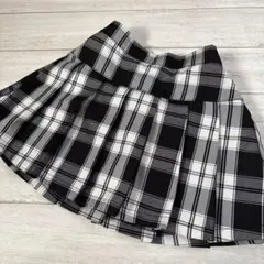 デビロック　黒白のチェック柄プリーツ　スカート インナーパンツつき　110