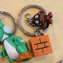 新品　クリボー　ミニフィギュア　キーホルダー　キーチェーン　スーパーマリオ