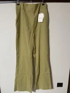 オリーブグリーン カジュアルパンツ