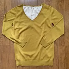 ギャミヌリィJUN マスタード色 Vネック 長袖ニット セーター イエロー