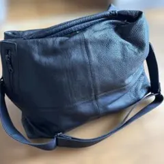 バトラーバーナーセイルズ 牛革レザーショルダーバッグ ブラック　美品のサムネイル