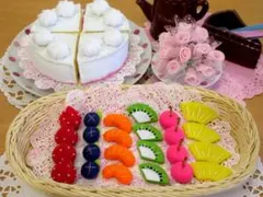 フェルト ままごと 作って遊べるケーキ屋さん　フルーツケーキ　知恵玩具 誕生祝のサムネイル