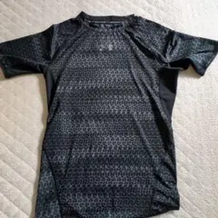 Under Armour ブラック Tシャツのサムネイル