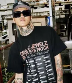 BLACK EYE PACTH Tシャツ