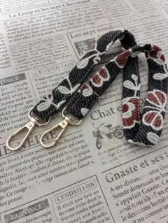 ハンドストラップ　手作り　スマホストラップ　花柄　新品　和装小物　入学式　浴衣