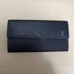 Louis Vuitton エピレザー 財布 ブラック