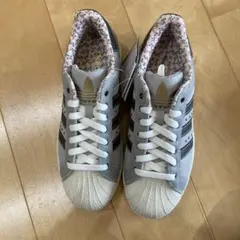 adidas Superstar グレー/ホワイト 花柄 24.5cm
