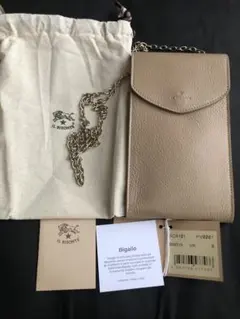 新品　IL BISONTE ショルダーバッグ スマホショルダー レザー ベージュ