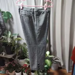 グレー カジュアルパンツ バックポケット付き