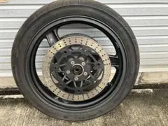 ZRX400 純正フロントホイール　美品　振れ曲がりなし　タイヤ溝あり　ディスク ZRX400 純正フロントホイール 美品 振れ曲がりなし タイヤ溝あり