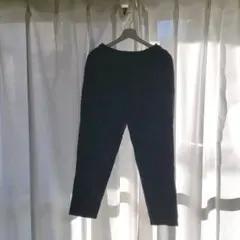 黒 カジュアルパンツ