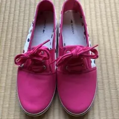 ピンク スニーカー