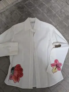 花柄刺繍 ホワイト長袖シャツ　イタリア製