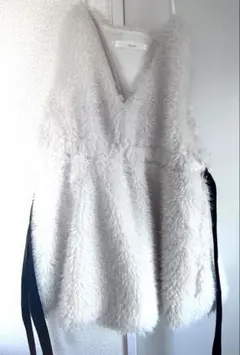 もこもこベスト　レディース服　白