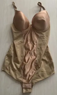 補正下着ボディスーツ