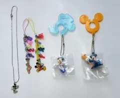 ディズニー　ミッキーネックレス ミッキーストラップミッキー＆デイジーストラップ