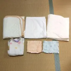 ベビー寝具関係６点まとめて 防水シーツ キルトパッド 腹巻 スリーパーのサムネイル