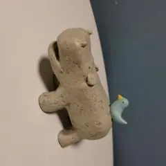 カバと小鳥の陶器の置物