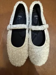 ZARA フラットシューズ 36 ホワイト　もこもこ　バレエシューズ