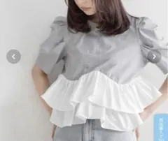RANDA ♡ タフタフリルペプラムTシャツ グレーのサムネイル