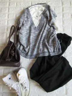 新品未使用イエナ取扱いシンプリシテェ使えるTシャツ付ニットベスト2点セットアップ