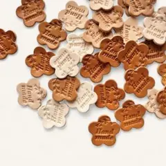 ＊Handmade ＋ボタニカル＊　ランダムカラー　小花型　革タグ　素材　10枚