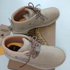 【新品】KEEN ホワイト×ホワイト UNEEK CHUKKA 24センチ