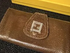 FENDI ゴールド　レザー長財布　箱有り　銀座店にて購入