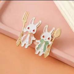 うさぎの可愛いペア ピンバッジ 2個セット