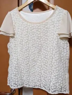 スーナウーナ　フェミニン清楚　お花の刺繍ブラウスのサムネイル