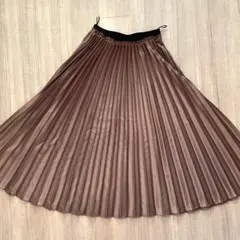 ブラウンスカート 光沢