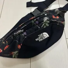 THE NORTH FACE ボタニカル柄ボディバッグ　廃盤商品