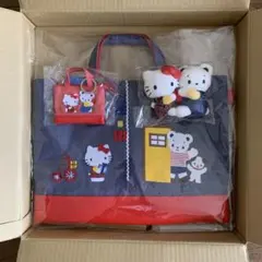 familiar ファミリア　ハローキティ コラボ 限定 バッグ　チャーム