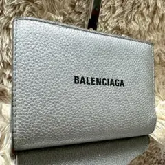 【美品】BALENCIAGA エブリデイ シルバー 二つ折り財布のサムネイル