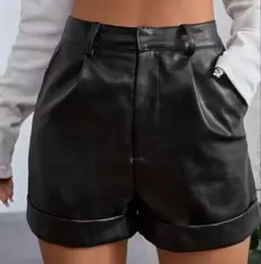 レザー ショートパンツ