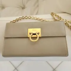 フェラガモ ガンチーニ チェーンショルダーバッグ