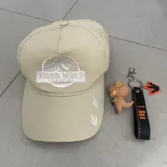 ジュラシック・ワールド ベージュキャップ ティラノサウルスキーホルダー