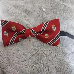 赤い紋章柄 蝶ネクタイ