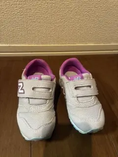 New Balance キッズスニーカー 紫