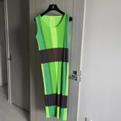 【超美品】PLEATS PLEASE TEA柄 ワンピース　ストール付き 超美品】PLEATS PLEASE TEA柄 ワンピース ストール付き - メルカリ