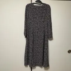 ナチュラルビューティーベーシック　ワンピース　花柄　総柄