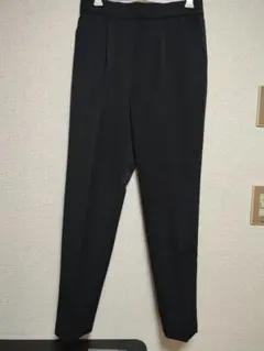 数回着用のみ 美品 ピエロ テーパードパンツ 黒 S センタープレス 仕事着
