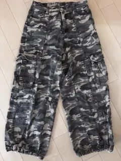 迷彩 カーゴパンツ 裾ドローストリング付き