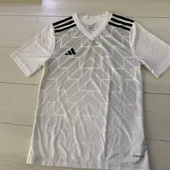 adidas AEROREADY ホワイトシャツ 幾何学模様