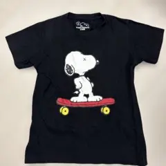 UNIQLO KAWS PEANUTS Tシャツ ブラック