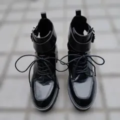 気まぐれ期間限定セール❢ Bershka 厚底ブーツ 調整可能バックル付き